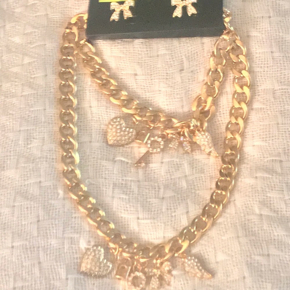 $15 Necklace and bracelet & earrings set